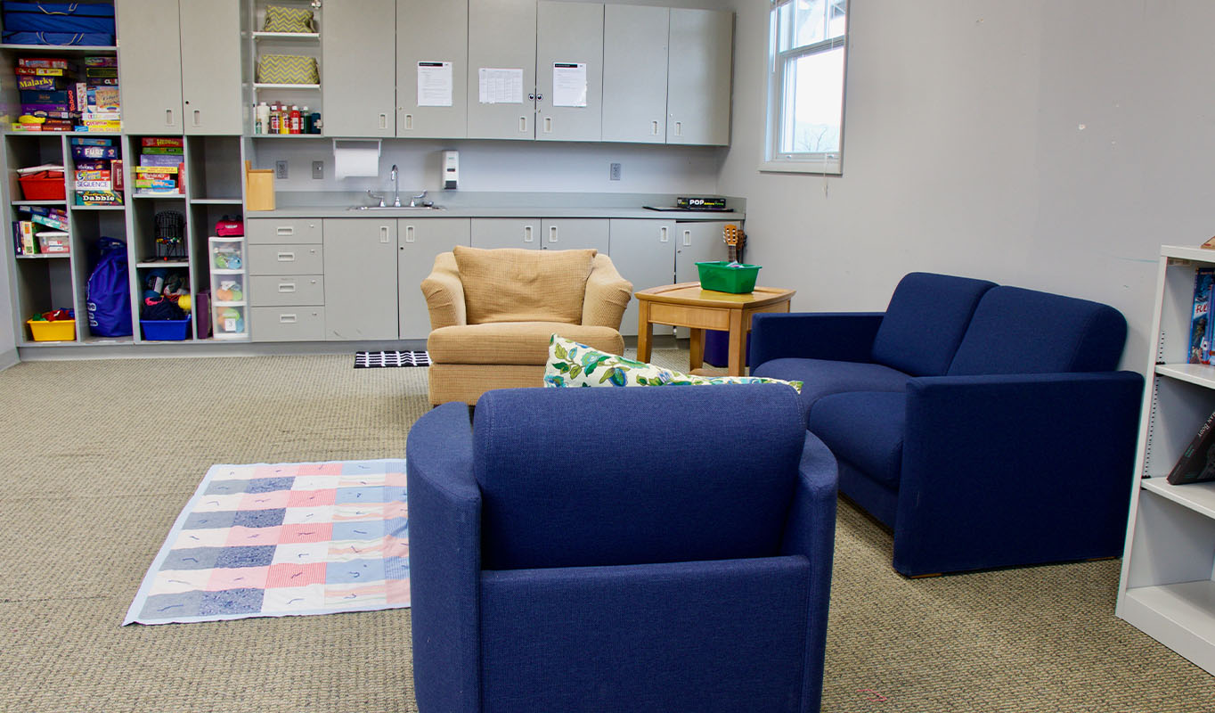 Tanager cottage seating area